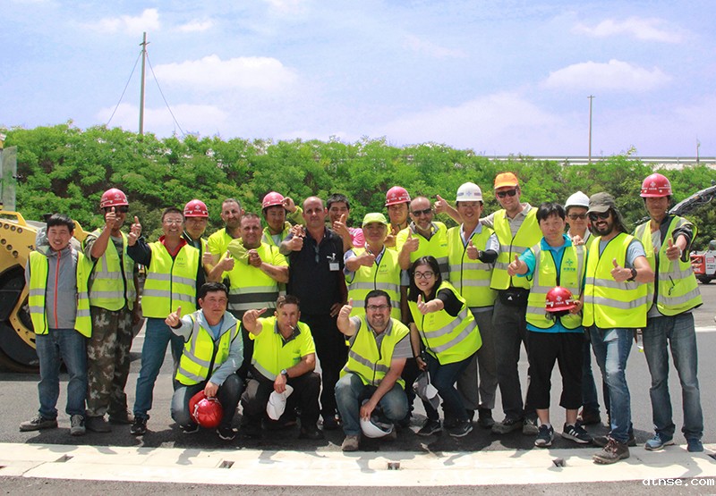 2018年06月16日西班牙SORIGUE团队协助完成T9湿操控路施工