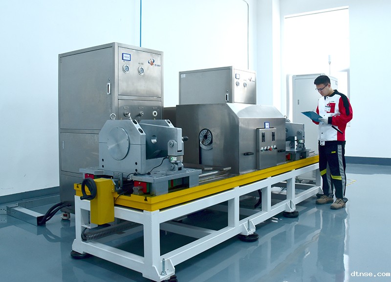 制动钳扭转疲劳试验台