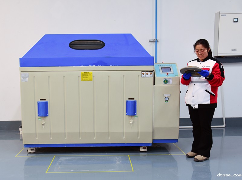 盐雾腐蚀试验箱